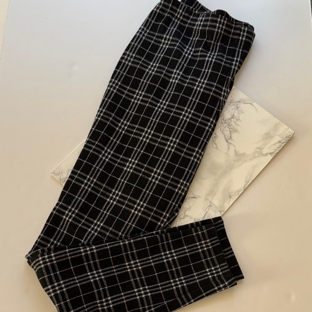 Forever 21 Black and White Checkered Leggings